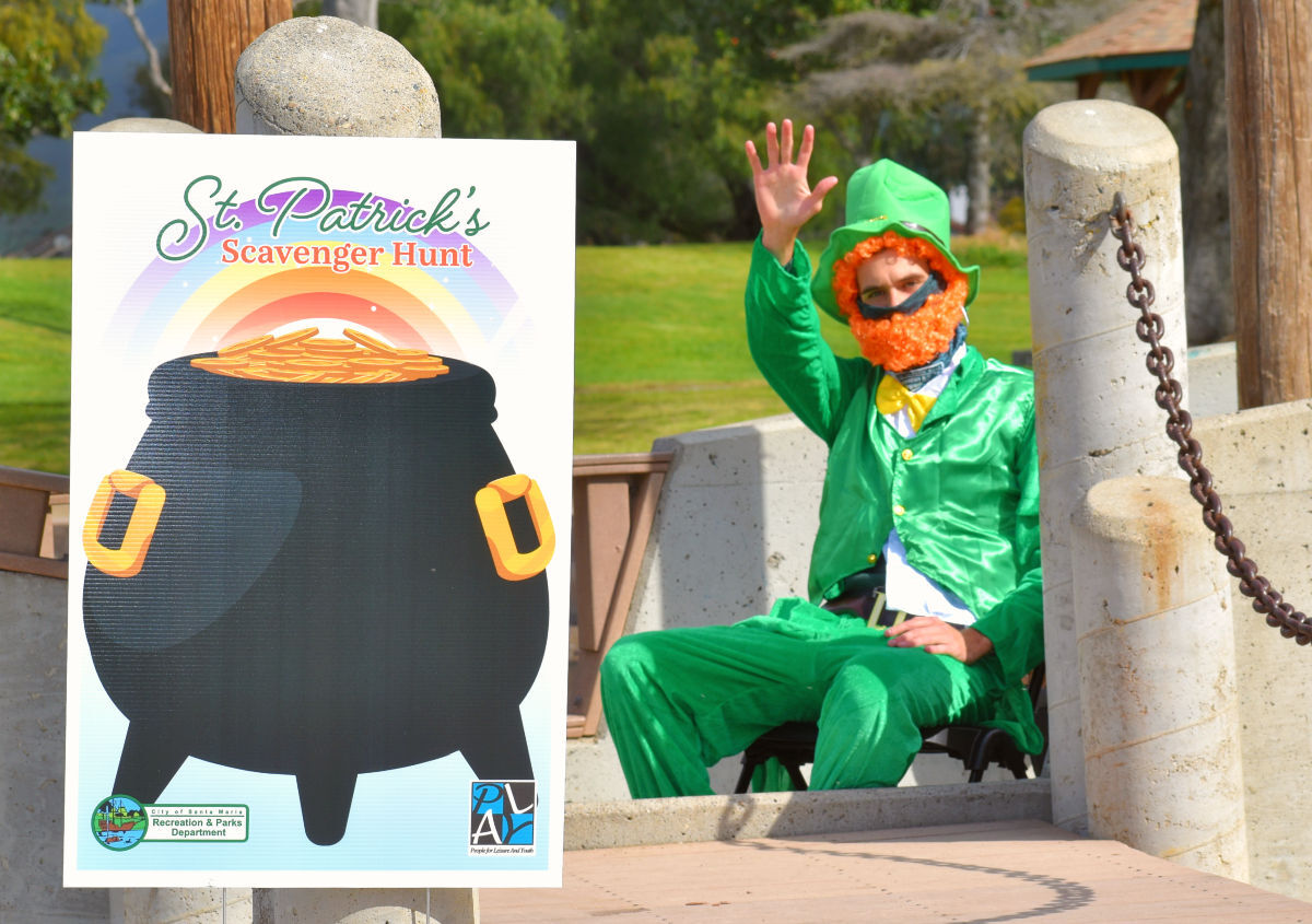 031420-smt-news-st-patricks-scavenger-hunt-005